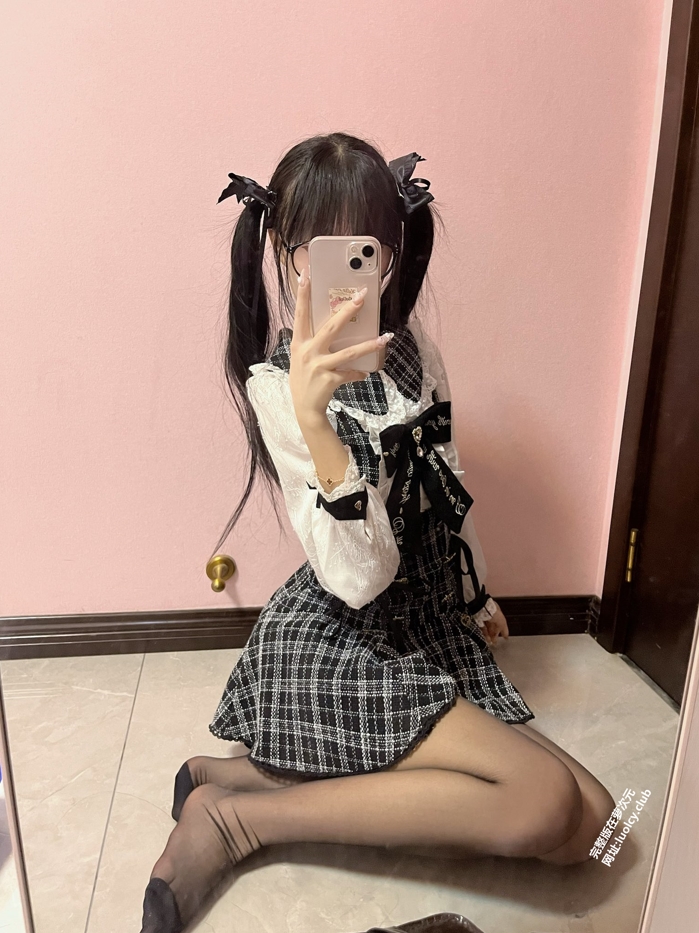 26062306 重生之我在X卖屁眼 推特合集 87P+3V-1.64G