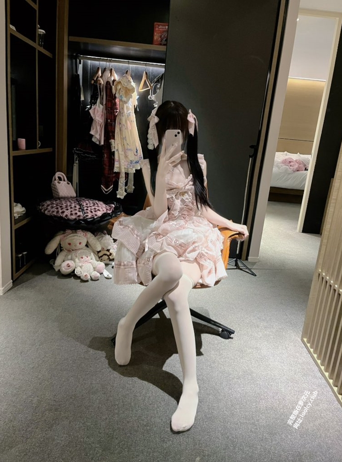 26062306 重生之我在X卖屁眼 推特合集 87P+3V-1.64G