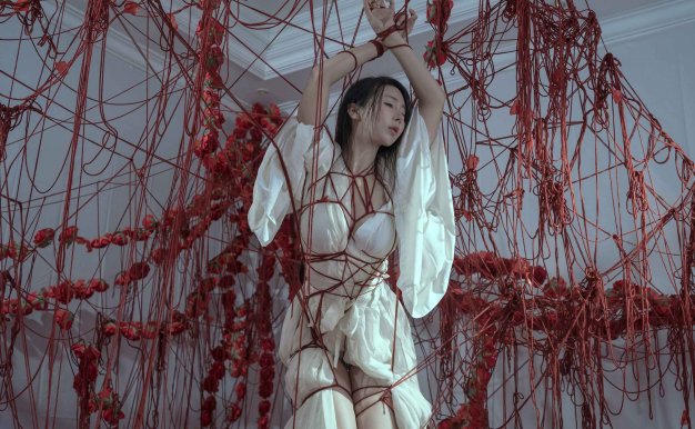 云溪溪 – 奶桃 囚鸟 原版 [64P-768MB]